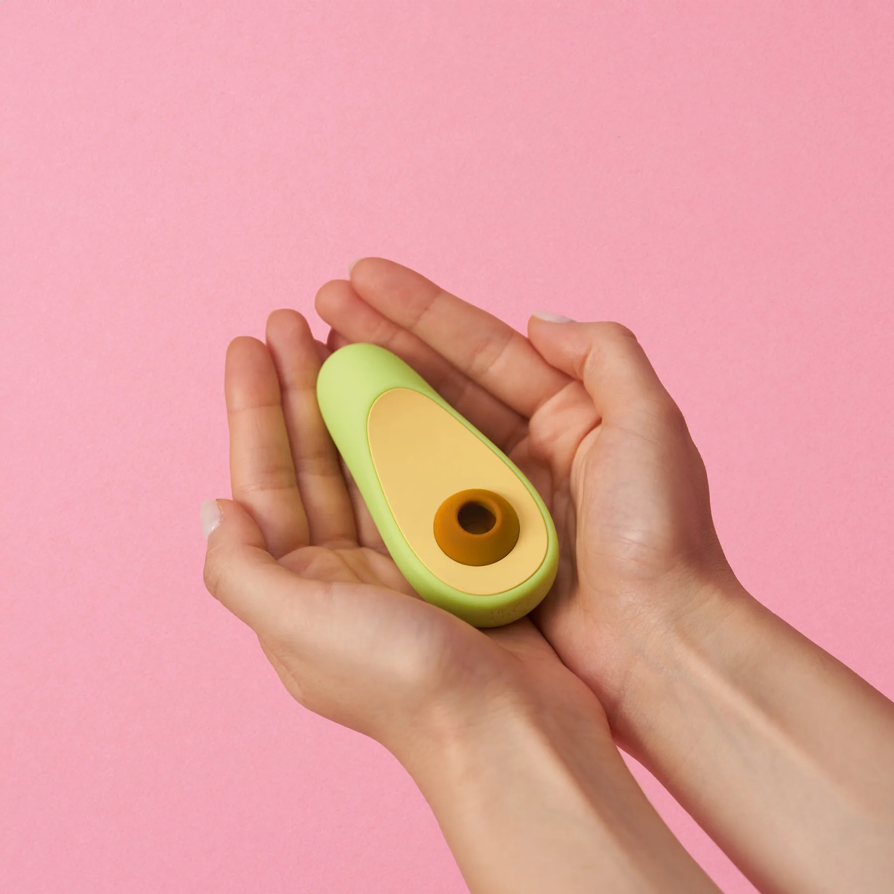 Avocado Sex Toy — în mână